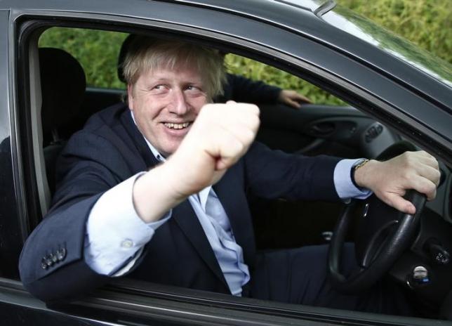 Vote Leave campaign leader Boris Johnson drives away from his home in Oxfordshire, Britain June 25, 2016.  REUTERS/Peter Nicholls