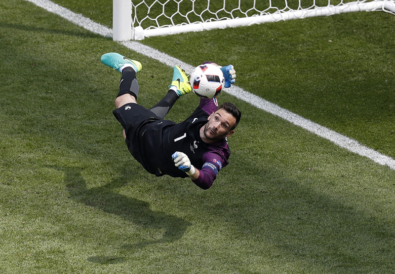 France goalkeeper Hugo Lloris deflects a shot during the Euro 2016 round of 16 soccer match between France and Ireland, at the Grand Stade in Decines-Charpieu, near Lyon, France, Sunday, June 26, 2016. Photo: AP