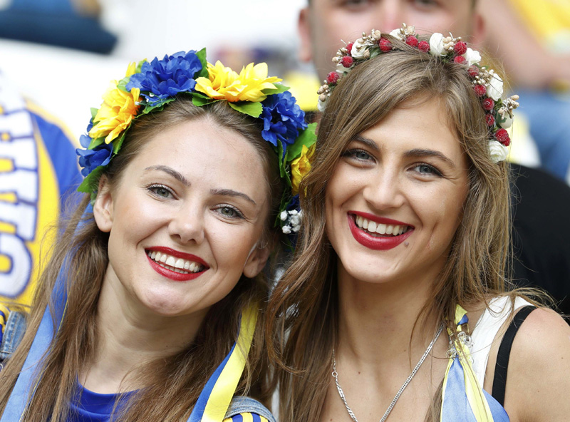 Ukraine fans before the match of Euro 2016 Group C soccer match between Ukraine and Poland at Stade Velodrome in Marseille, on Tuesday, June 21, 2016. Photo: Reuters