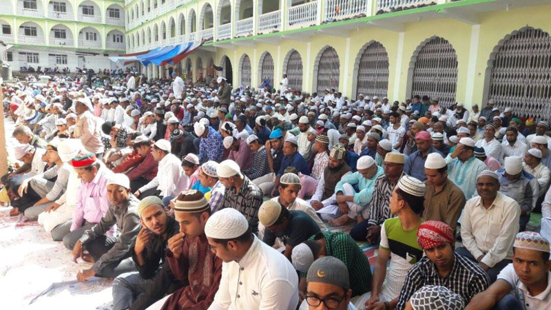 Muslims gather to attend the prayers of Eid al-Fitr holiday, at a mosque in Ghantaghar, kathmandu, on July 7, 2016. Photo: RSS