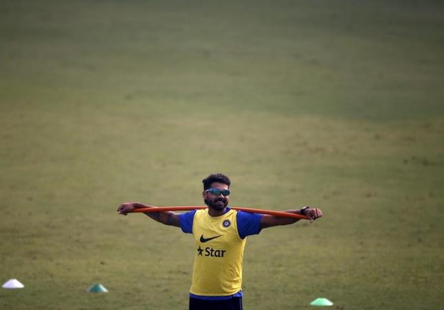 India's Murali Vijay attends a practice session ahead of their fourth and final test cricket match against South Africa, in New Delhi, India, December 2, 2015. REUTERS/Anindito Mukherjee/Files
