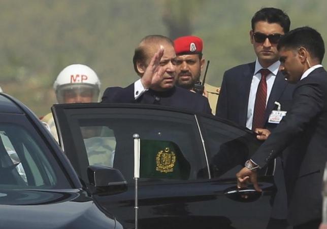 Pakistan's Prime Minister Nawaz Sharif waves as he leaves after attending the Pakistan Day military parade in Islamabad, Pakistan, March 23, 2016. REUTERS/Faisal Mahmood/Files
