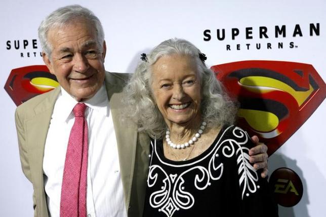 Actors Jack Larson (L) and Noel Neill, who played Jimmy Olsen and Lois Lane respectively in the 1952 Superman television series, pose for photograph during the Superman Returns DVD and video game launch party in Hollywood November 16, 2006. REUTERS/Gus Ruelas/File Photo