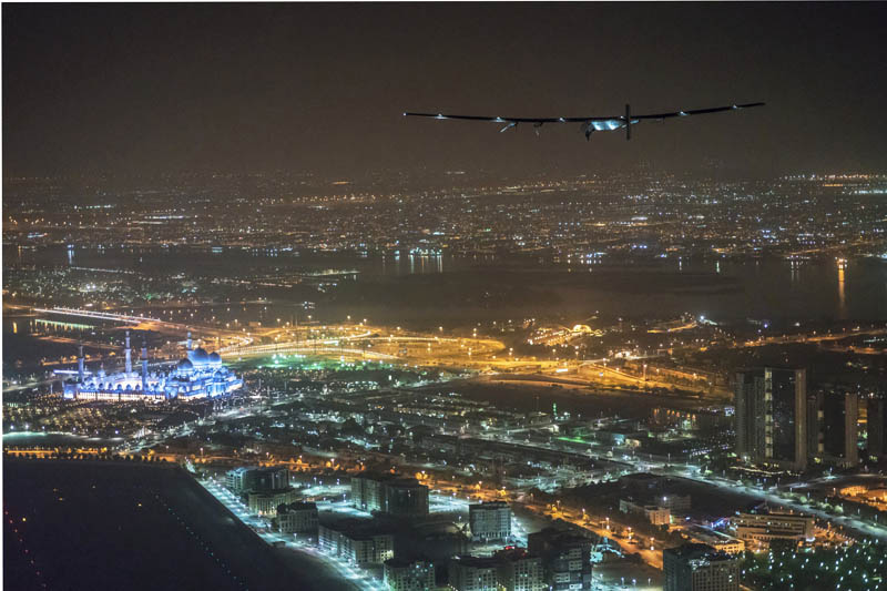 Solar Impulse 2, the solar powered plane, piloted by Swiss pioneer Bertrand Piccard, is seen before landing in Abu Dhabi to finish the first around the world flight without the use of fuel in United Arab Emirates on July 26, 2016. Photo: Reuters
