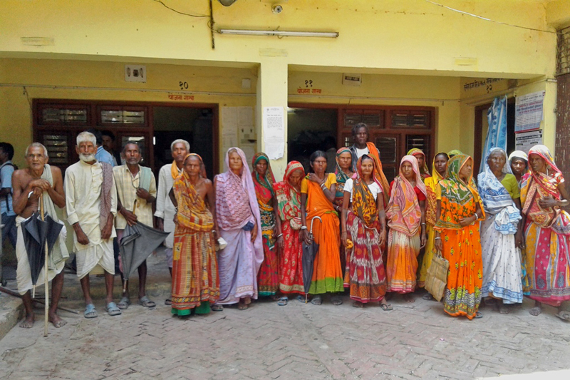 Seniors at Saptari DDC to file delayed old-age allowance at Malekpur on Friday, 08 July, 2016. Photo: Byas ShankarUpadhyay