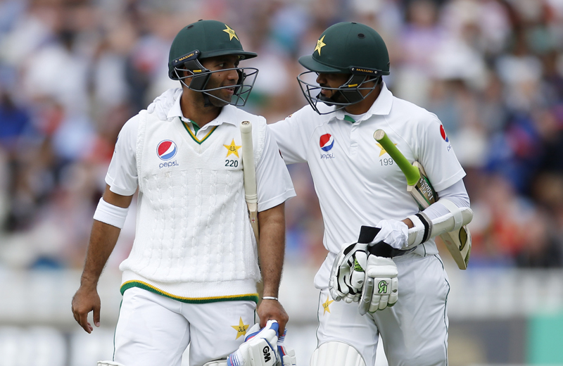 Pakistan's Sami Aslam and Azhar Ali ntalking to eachother while returning back to pavillion during Third Test match against England at Edgbaston, on Thursday, August 4, 2016. Photo: Reuters