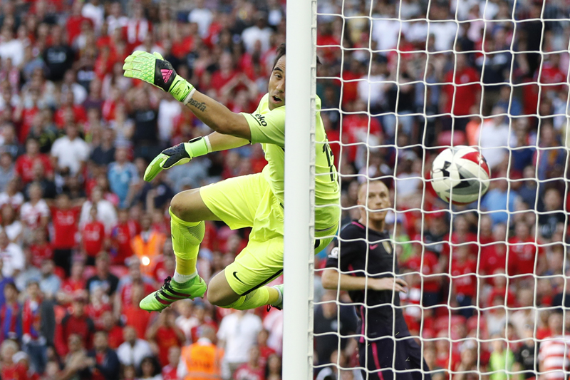 Barcelona's Claudio Bravo concedes Liverpool's fourth goal scored by Marko Grujic. Photo: Reuters