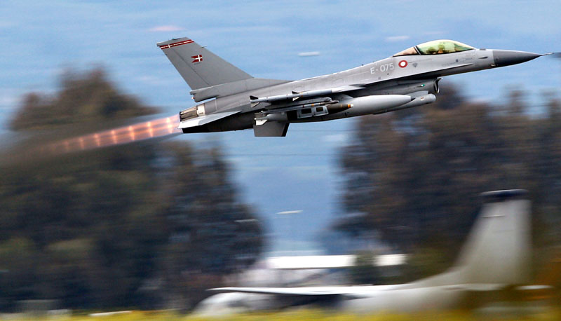 A Danish F-16 Fighting Falcon takes off from the tarmac of the Sigonella NATO Airbase on the southern Italian island of Sicily, Italy, March 21, 2011.Photo: REUTERS/File