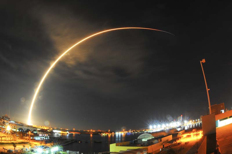 A SpaceX Falcon 9 rocket launches from Launch Complex 40 at Cape Canaveral Air Force Station in Florida, on Sunday, August 14, 2016, with a Japanese communications satellite. Photo: Florida Today via AP
