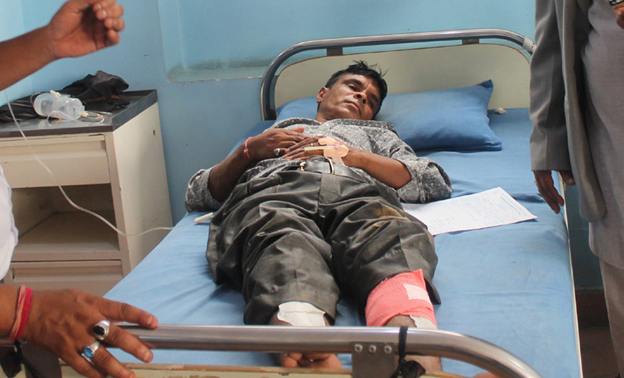 One of the injured of a bus accident in Nagarkot of Bhaktapur district, at the Bhaktapur Hospital, on Thursday, August 25, 2016. The bus was carrying wedding attendants. Photo: RSS