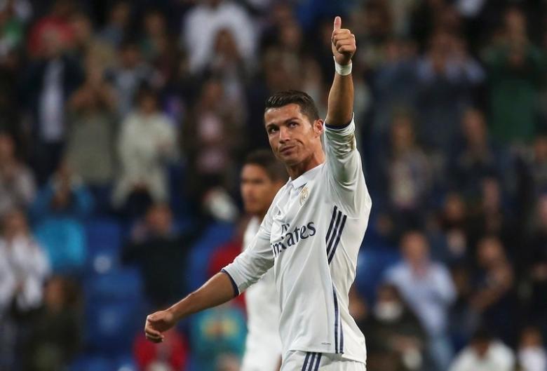 Football Soccer - Real Madrid v Sporting Portugal - UEFA Champions League group stage - Santiago Bernabeu stadium, Madrid, Spain - 14/09/16 Real Madrid's Cristiano Ronaldo reacts at the end of the match.  REUTERS/Susana Vera