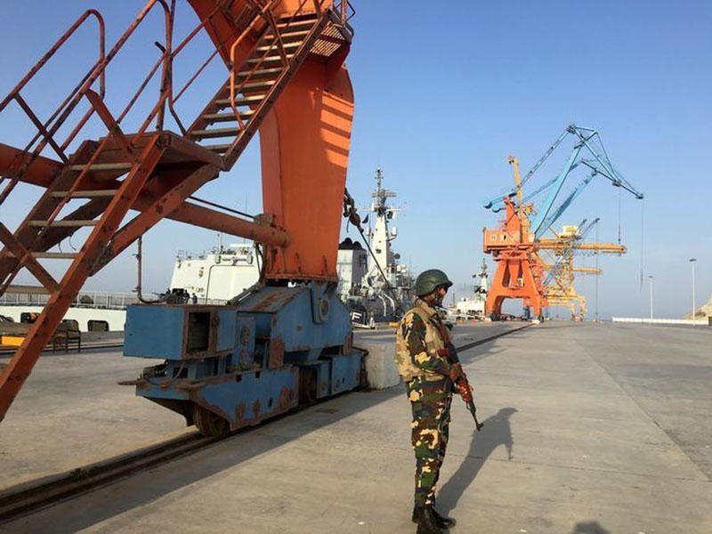 A member of Pakistan Navy is seen at the Gwadar port in Pakistan's Balochistan Province, on April 12, 2016.  Photo: Reuters