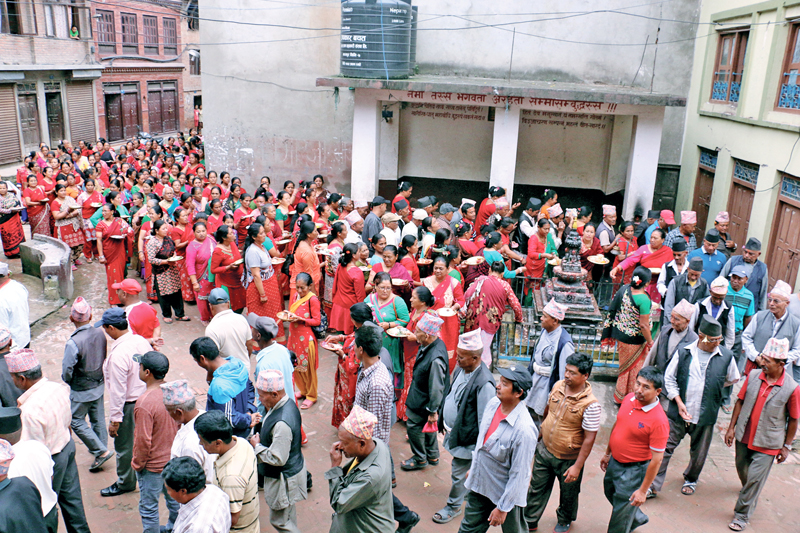 Hindu devotees throng Pashuptainath Temple area on the occasion  of Teej festival in Kathmandu, on Friday, September 2, 2016. Photo: THT