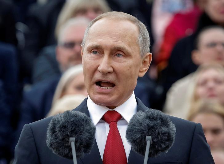 Russian President Vladimir Putin speaks during the celebrations for the City Day in Moscow, Russia September 10, 2016.  REUTERS/Sergei Karpukhin