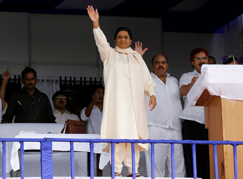 The Bahujan Samaj Party (BSP) chief Mayawati waves to her supporters during an election campaign rally on the occasion of the death anniversary of Kanshi Ram, founder of BSP, in Lucknow, India, on October 9, 2016. Photo: Reuters