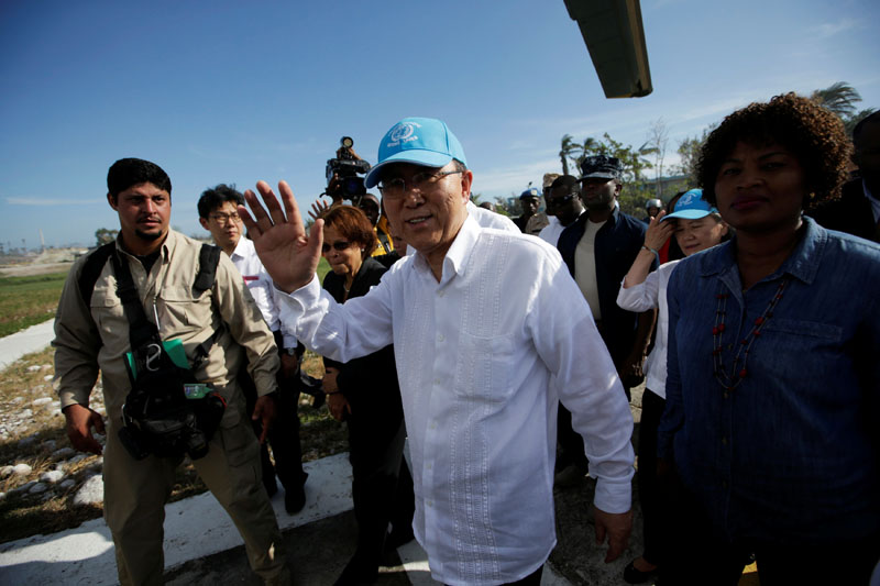 UN Secretary General Ban Ki Moon waves before his departure from MINUSTAH base at the end of a visit after Hurricane Matthew in Les Cayes, Haiti, on October 15, 2016. Photo: Reuters
