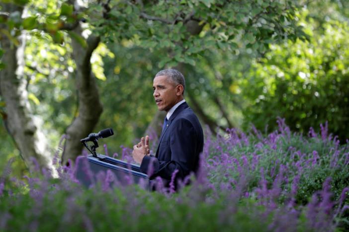 U.S. President Barack Obama delivers a statement on the Paris Agreement in the Rose Garden of the White House in Washington, U.S., October 5, 2016. REUTERS/Yuri Gripas