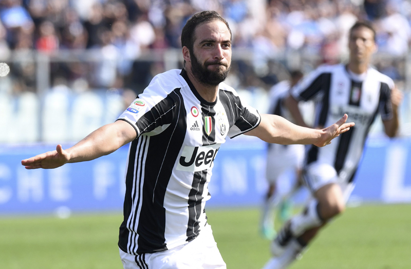 Juventus' Gonzalo Higuain celebrates after scoring against Empoli. Photo: Reuters