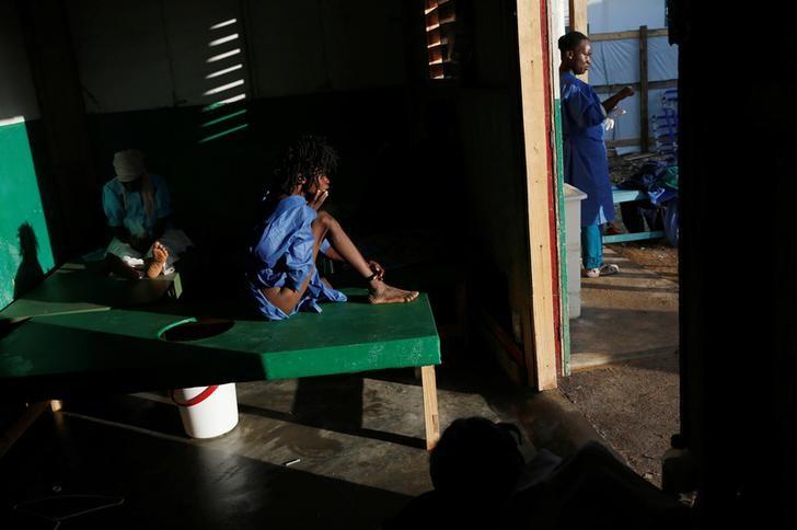 Patients are being treated at the cholera treatment center at the hospital after Hurricane Matthew hit Jeremie, Haiti, October 13, 2016. REUTERS/Carlos Garcia Rawlins