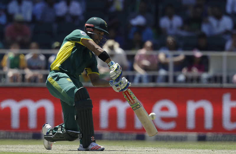 South Africau0092s batsman Jean-Paul Duminy, plays a shot during the second one-day international cricket match between South Africa and Australia, at Wanderers stadium in Johannesburg, South Africa, Sunday, Oct. 2, 2016. Photo: AP