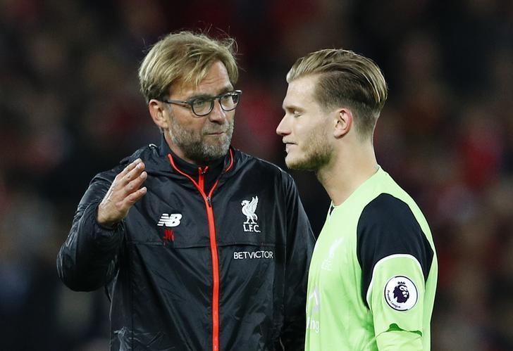 Britain Football Soccer - Liverpool v Manchester United - Premier League - Anfield - 17/10/16nLiverpool manager Juergen Klopp with Loris Karius at the end of the match nReuters / Phil Noble/ Livepic/ Files