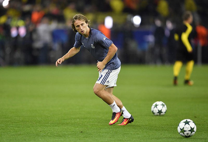 Real Madrid's Luka Modric warms up prior to the Champions League group F soccer match between Borussia Dortmund and Real Madrid in Dortmund, Germany, on Tuesday, September 27, 2016. Photo: AP