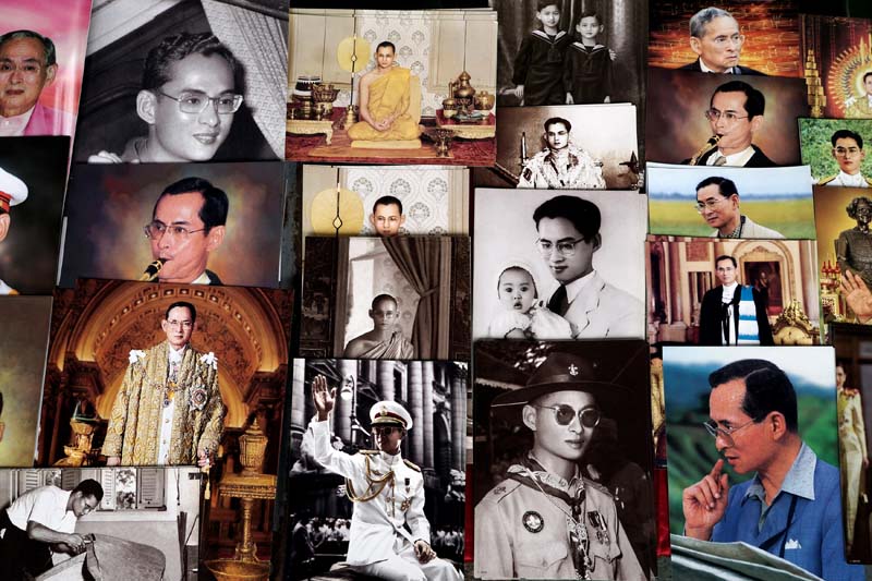 Portraits of Thailand's late King Bhumibol Adulyadej are pictured at a shop in Bangkok, Thailand, on Monday, October 17, 2016. Photo: Reuters