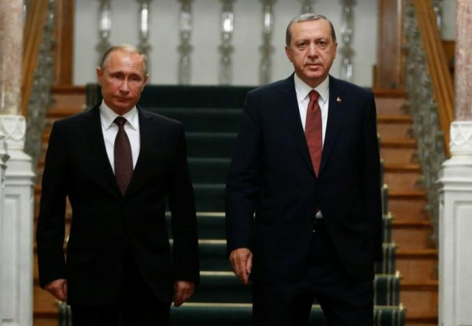 Russian President Vladimir Putin (left) and his Turkish counterpart Tayyip Erdogan arrive for a news conference following their meeting in Istanbul, Turkey, on October 10, 2016. Photo: Reuters