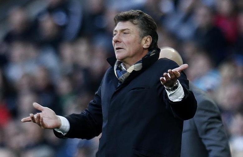 Britain Soccer Football - Swansea City v Watford - Premier League - Liberty Stadium - 22/10/16nWatford manager Walter Mazzarri looks dejectednAction Images via Reuters / Paul ChildsnLivepic