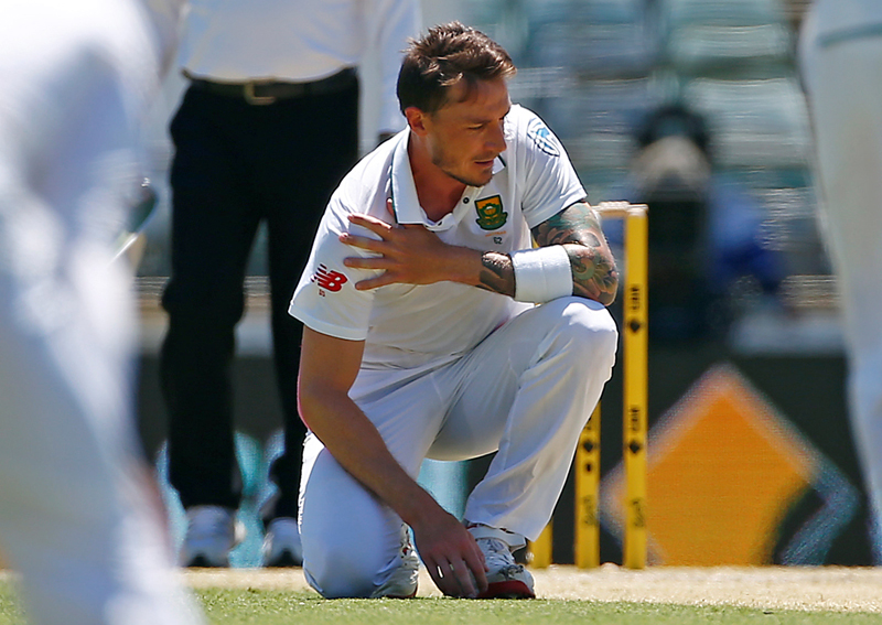 South Africa's Dale Steyn reacts after injuring himself at the WACA Ground in Perth. Photo: Reuters