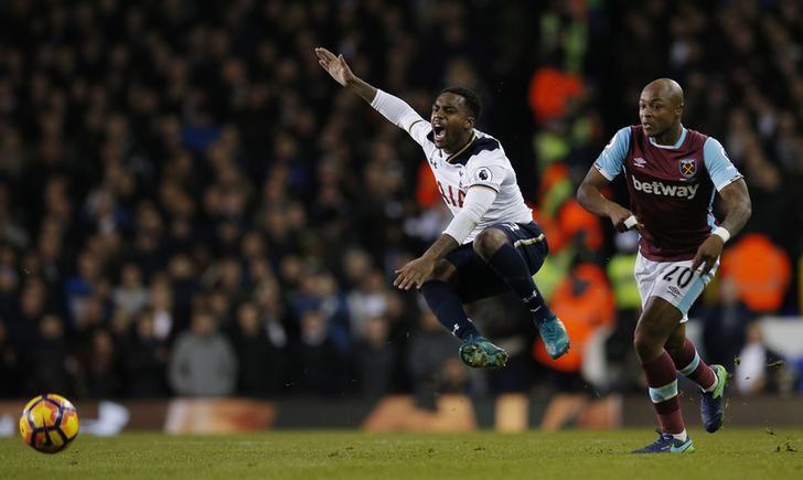 Britain Football Soccer - Tottenham Hotspur v West Ham United - Premier League - White Hart Lane - 19/11/16 Tottenham's Danny Rose in action with West Ham United's Andre Ayew  Action Images via Reuters / Andrew Couldridge Livepic