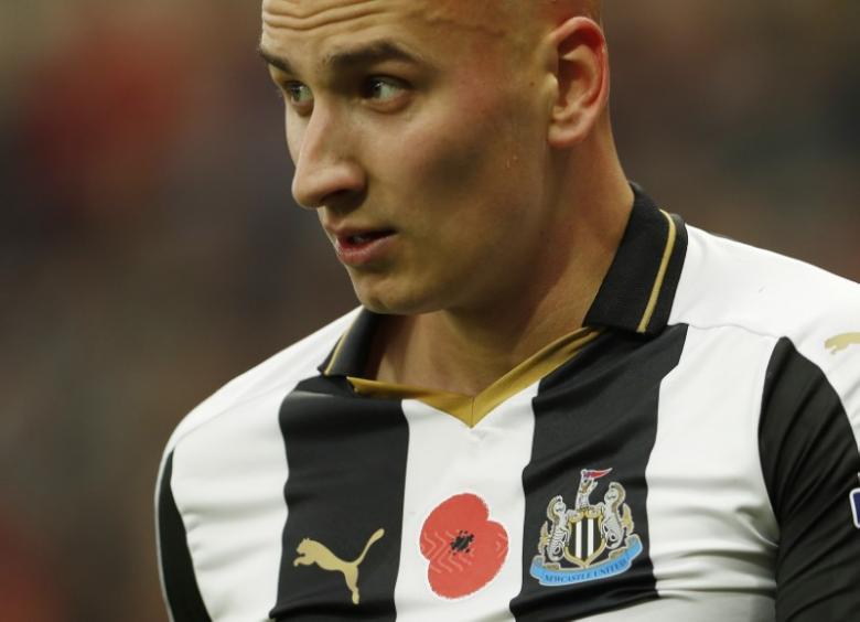 Britain Football Soccer - Newcastle United v Cardiff City - Sky Bet Championship - St James' Park - 5/11/16 Newcastle's Jonjo Shelvey Mandatory Credit: Action Images / Lee Smith Livepic