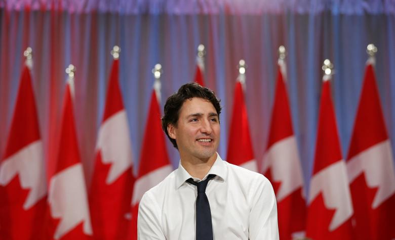 Canada's Prime Minister Justin Trudeau takes part in a town hall with high school students in Ottawa, Ontario, Canada, November 3, 2016. REUTERS/Chris Wattie