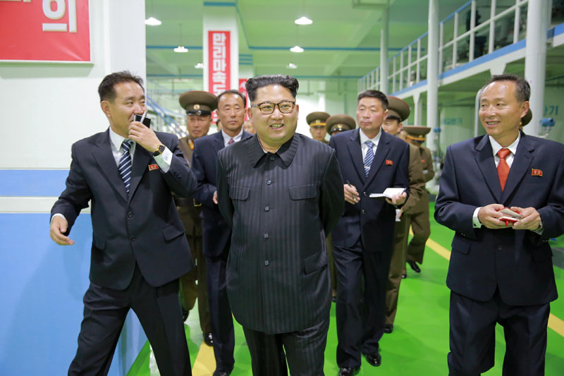 North Korean leader Kim Jong Un visits the newly built Ryongaksan Soap Factory in this undated photo released by North Korea's Korean Central News Agency (KCNA) in Pyongyang, on October 29, 2016. Photo: KCNA via Reuters