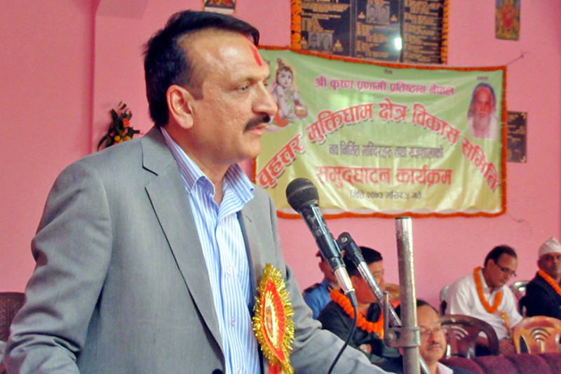 Minister for Foreign Affairs Prakash Sharan Mahat speaking at a programme in Itahari of Sunsari district, on Sunday, November 20, 2016. Photo: RSS