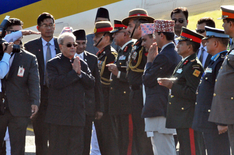 Indian President Pranab Mukherjee being welcomed at the airport in Pokhara on Friday, November 4, 2016. Mukherjee, who was on a three-day state visit to Nepal, had visited Pokhara before returning to India. Photo: Bharat Koirala