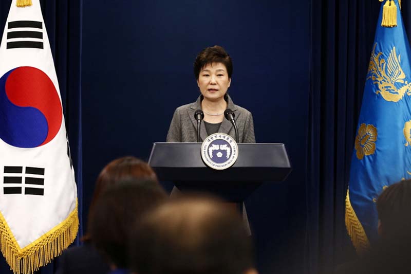 South Korean President Park Geun-Hye speaks during an address to the nation, at the presidential Blue House in Seoul, South Korea, on Tuesday, November 29, 2016. Photo: Reuters