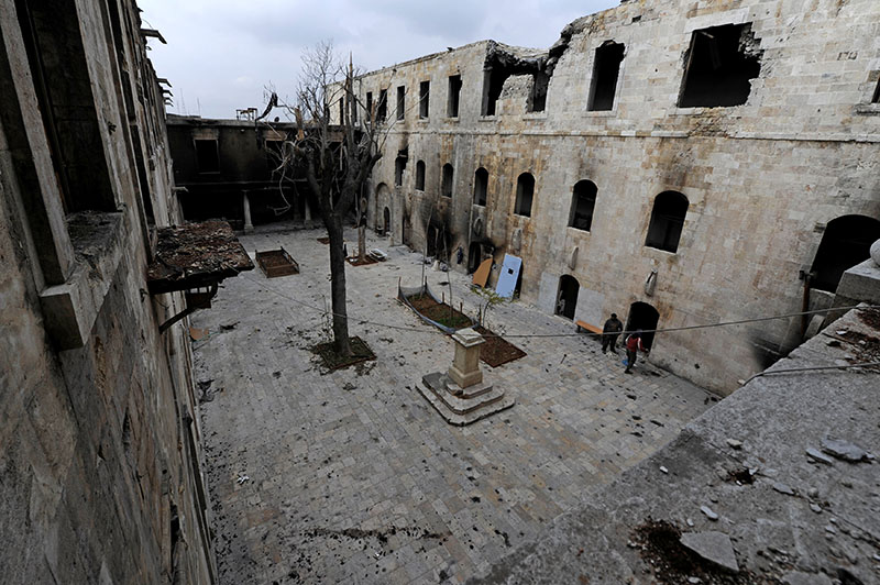 A general view shows damage in al-Sheebani school's courtyard, in the Old City of Aleppo, Syria, on December 17, 2016. Photo: Reuters