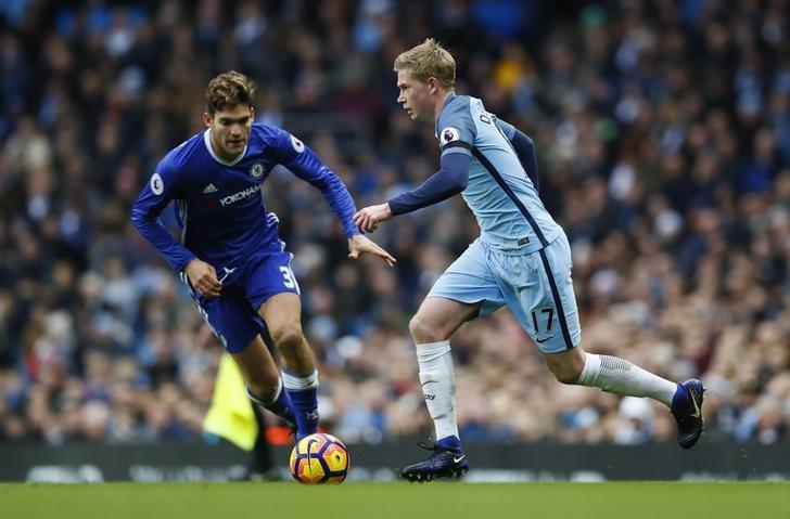 Britain Football Soccer - Manchester City v Chelsea - Premier League - Etihad Stadium - 3/12/16 Chelsea's Marcos Alonso in action with Manchester City's Kevin De Bruyne  Action Images via Reuters / Jason Cairnduff Livepic