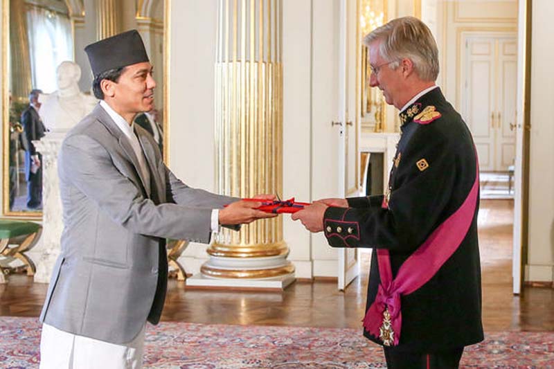 Nepal's Ambassador to Belgium, Lok Bahadur Thapa, presents his letters of credence to the Belgian King Philippe, in Brussels, on Wednesday, December 7, 2016. Photo: Royal Palace of Belgium