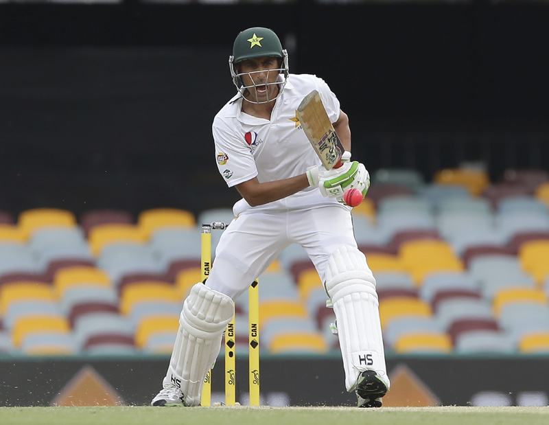 Pakistan's Younis Khan plays a shot on day four of the first cricket test between Australia and Pakistan in Brisbane, Australia, Sunday, Dec. 18, 2016. Photo: AP