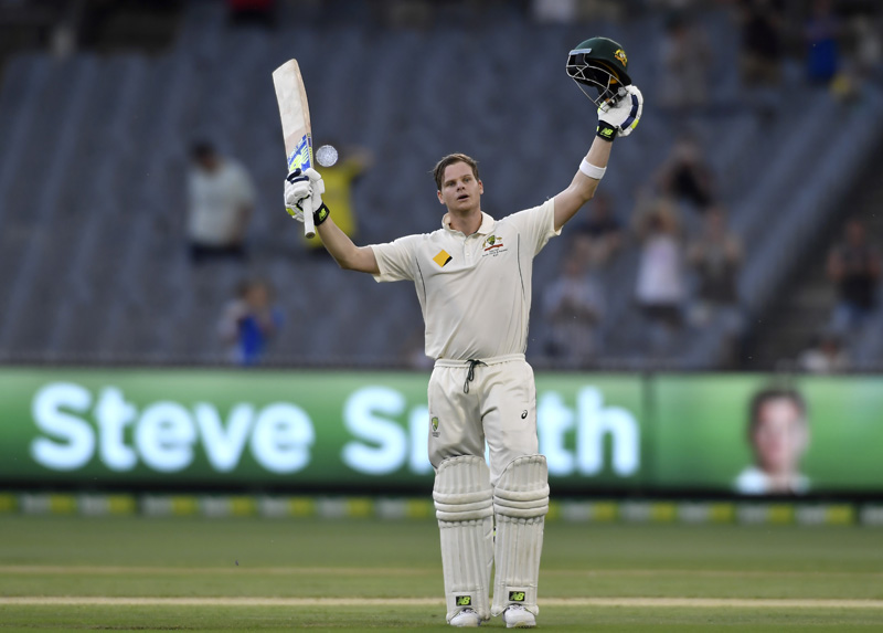 Australian captain Steven Smith celebrates scoring a century against Pakistan on the fourth day of the second cricket test in Melbourne, Australia, Thursday, Dec. 29, 2016. Photo: AP