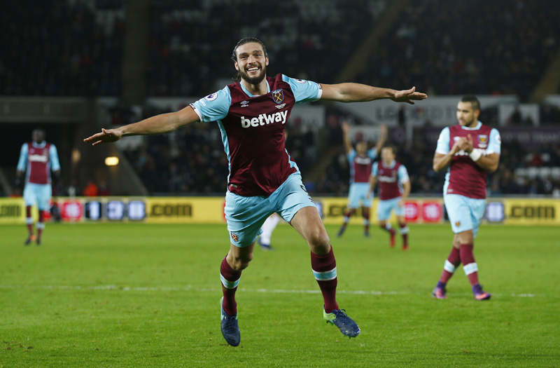 West Ham United's Andy Carroll celebrates scoring their fourth goal. Photo: Reuters