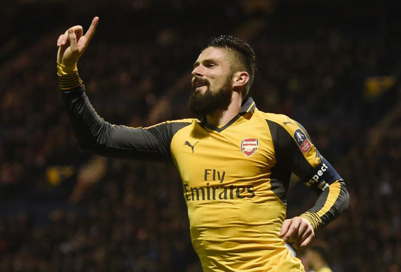 Arsenal's Olivier Giroud gestures to the assistant referee after having a goal disallowed for offside. Photo: Reuters