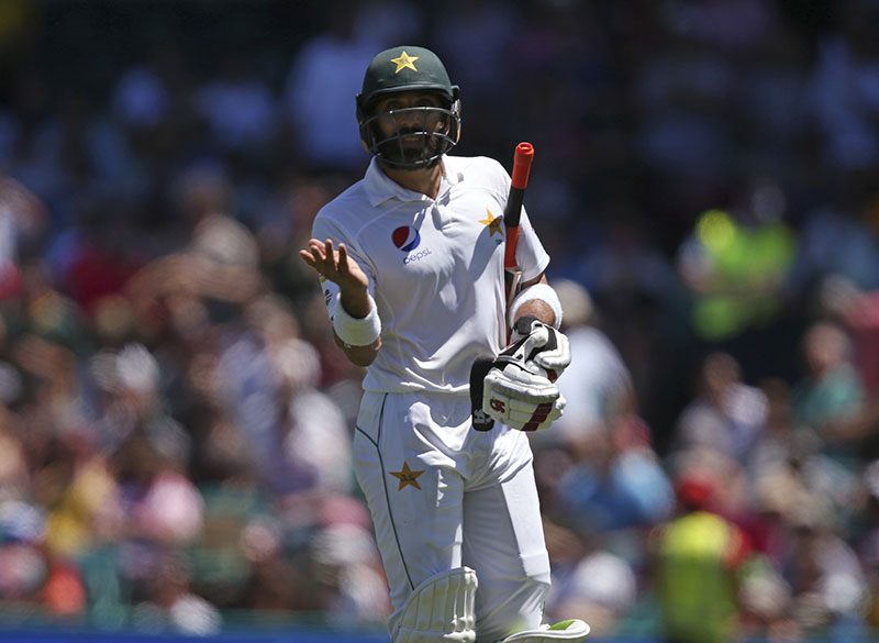 Pakistan's Misbah-ul-Haq walks off after losing his wicket to Australia during their cricket test match in Sydney, Australia, on Saturday, January 7, 2017. Photo: AP