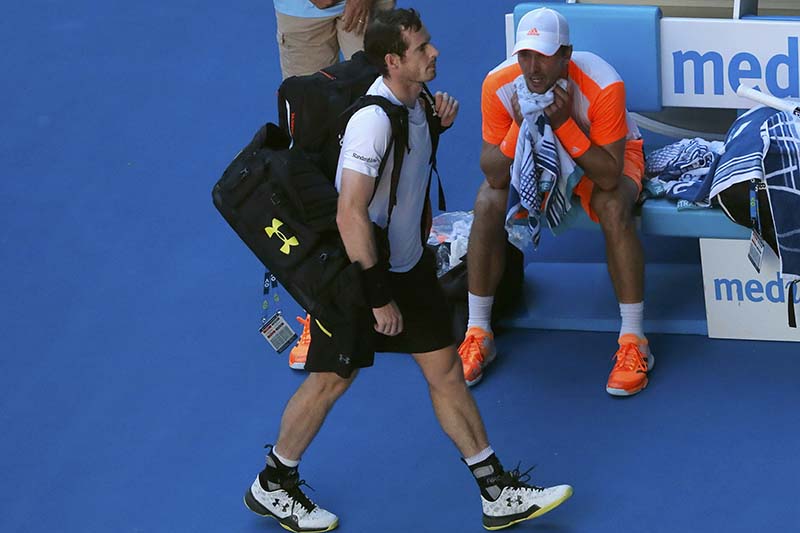 Britain's Andy Murray leaves the court after losing his Men's singles fourth round match of the Australian Open against Germany's Mischa Zverev at the Melbourne Park, in Melbourne, Australia on January 22, 2017. Photo: Reuters