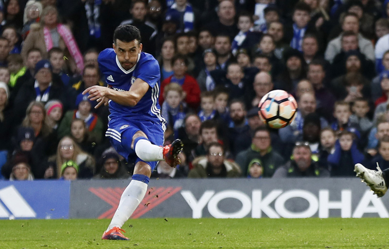 Chelsea's Pedro scores their first goal. Photo: Reuters