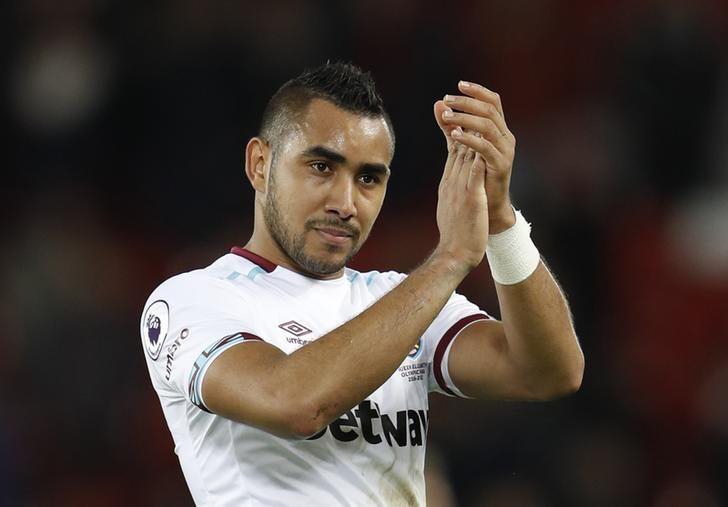 West Ham United's Dimitri Payet applauds the fans at the end of the match. Photo: Reuters