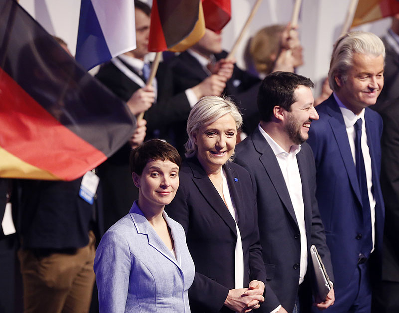 AfD (Alternative for Germany) chairwoman Frauke Petry, Far-right leader and candidate for next spring presidential elections Marine le Pen from France, Italian Lega Nord chief Matteo Salvini and Dutch populist anti-Islam lawmaker Geert Wilders , from left, stand together in the beginning of a meeting of European Nationalists in Koblenz, Germany, on Saturday, January 21, 2017. Photo: AP