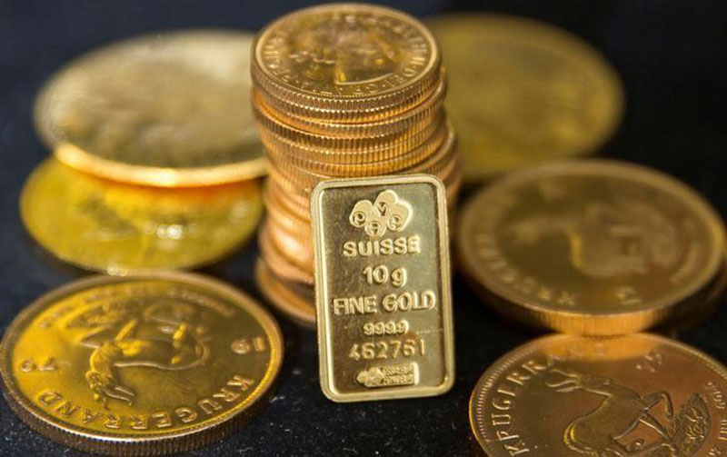 File - Gold bullion is displayed at Hatton Garden Metals precious metal dealers in London, Britain, on July 21, 2015. Photo: Reuters